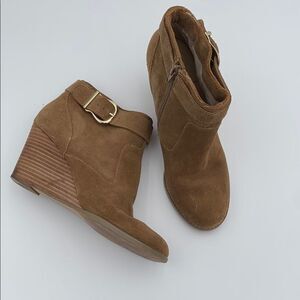 Sole Society Peytal Brown Suede Wedge Ankle Boots Womans size 9